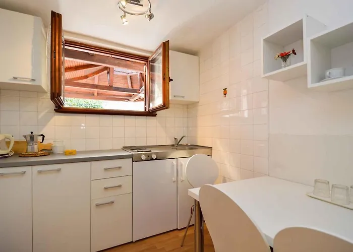 In - Istrien 11068 פולה