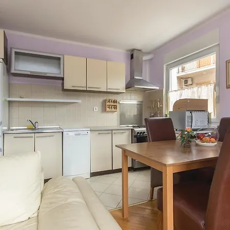 In - Istrien 11068 شقة بولا